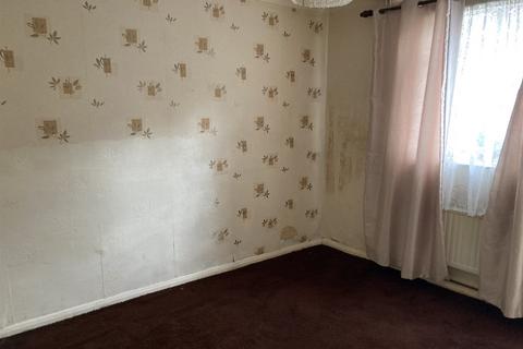 2 bedroom end of terrace house for sale, Wood Street, RM17