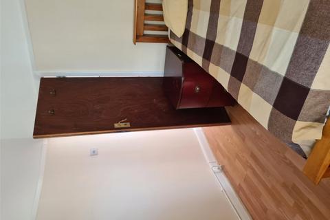1 bedroom property to rent, Oakhill Road, Sutton, SM1