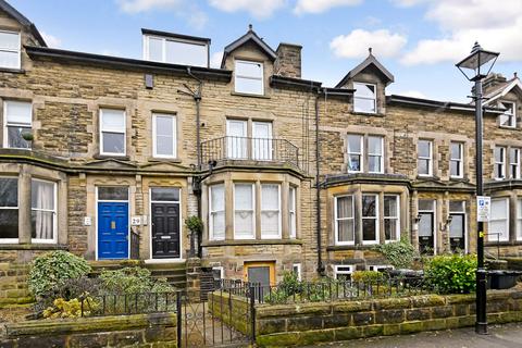 Mornington Crescent, Harrogate, HG1