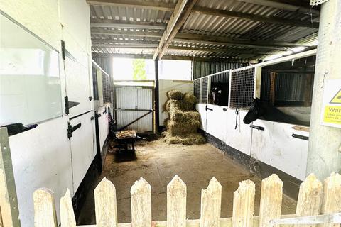 Equestrian property for sale, Slough Hill Field, Haw Lane, Saunderton, HP14