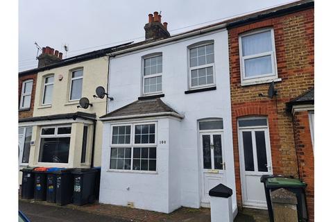 3 bedroom terraced house to rent, Gordon Road, Margate CT9