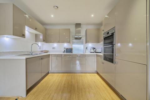 2 bedroom flat for sale, Newbury,  Berkshire,  RG14