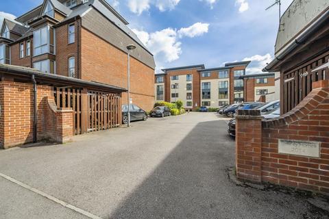 2 bedroom flat for sale, Newbury,  Berkshire,  RG14