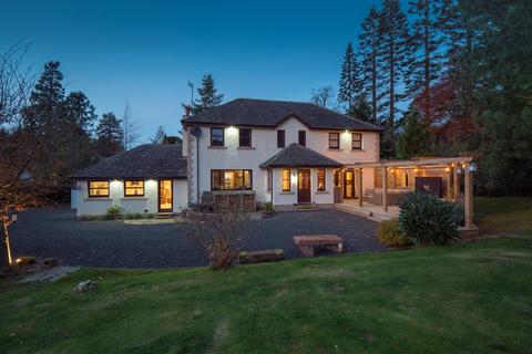 Damson Bank, 20 Culteuchar Road, Forgandenny, Perth, PH2 9QE