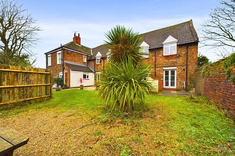 Beck Farm House Beck Lane, Barrow-upon-humber, DN19 7AF