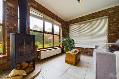 7 Farrows Pond, Goxhill, Barrow-upon-humber, DN19 7FB