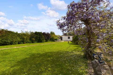 4 bedroom detached house for sale, Peploe Lane, North Lincolnshire DN19