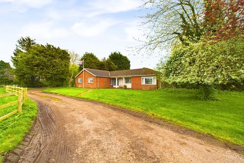 4 bedroom detached bungalow for sale, South End, North Lincolnshire DN19