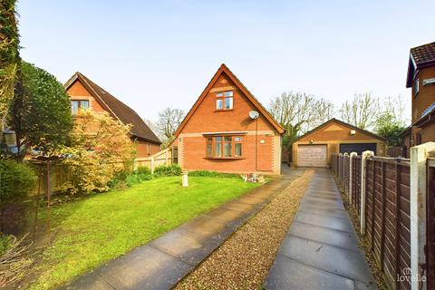 2 bedroom detached house for sale, The Close, North Lincolnshire DN19