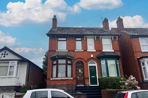 3 bedroom semi-detached house for sale, Gipsy Lane, Willenhall