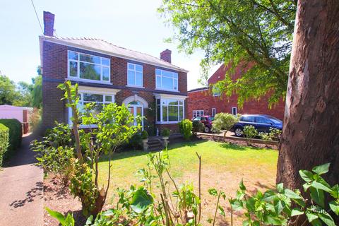 4 bedroom detached house for sale, Wold Road, North Lincolnshire DN19