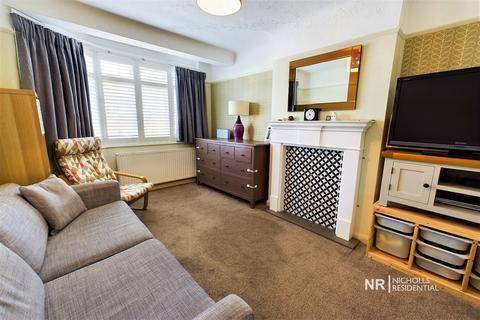 3 bedroom end of terrace house for sale, Fullers Way South, Chessington, Surrey. KT9