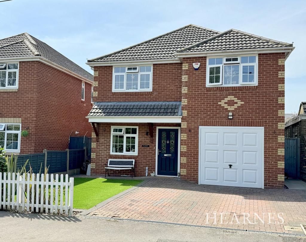Eldons Drove, Lytchett Matravers... 4 bed detached house for sale £