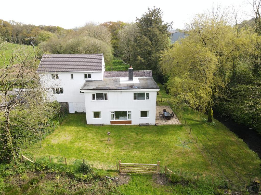 Llanllwch, Carmarthen, SA31 6 bed property with land for sale £600,000