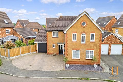 4 bedroom detached house for sale, Farne Drive, Wickford, Essex, SS12
