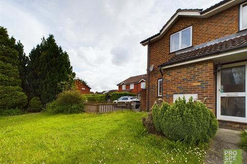 2 bedroom terraced house to rent, Horsham Road, Owlsmoor, Sandhurst, Berkshire, GU47