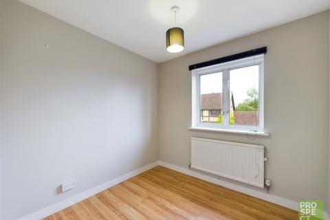 2 bedroom terraced house to rent, Horsham Road, Owlsmoor, Sandhurst, Berkshire, GU47