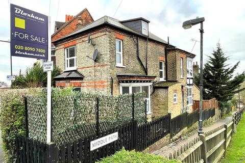 5 bedroom detached house for sale, Middle Road, Harrow on the Hill Village Conservation Area