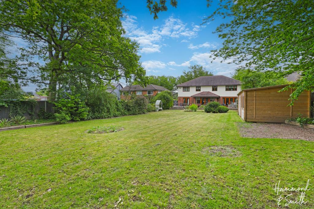 Rye Hill Road, Harlow CM18 6 bed detached house for sale £1,350,000