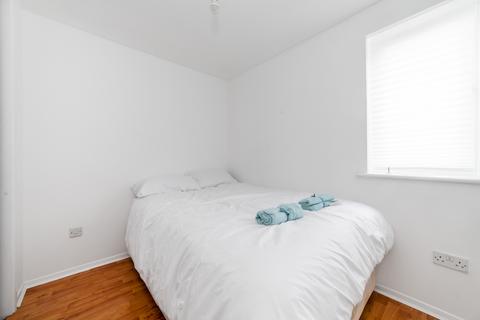 1 bedroom flat to rent, London, SE8