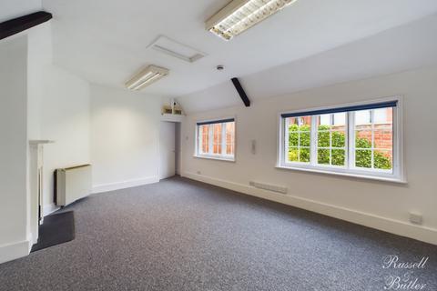 Office to rent, West Street, Buckingham, Buckinghamshire, MK18