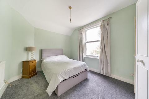 2 bedroom flat for sale, Birkenhead Avenue, Kingston Upon Thames, KT2