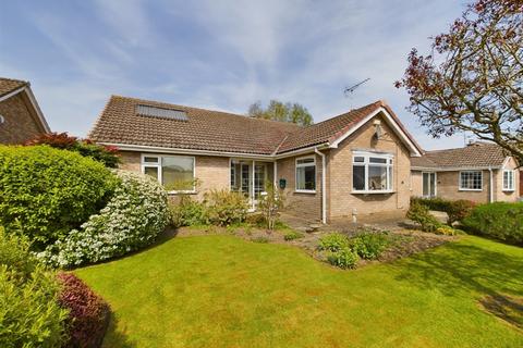 3 bedroom detached bungalow for sale, Briar Garth, Driffield YO25 6UL