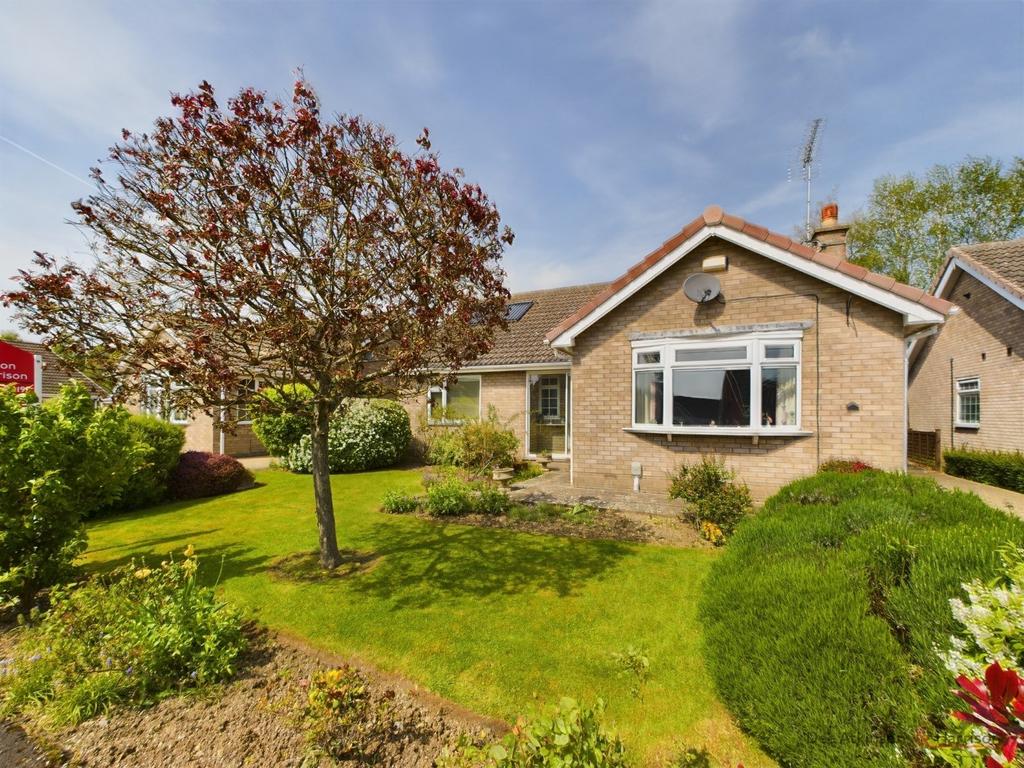 3 Bedroom Detached Bungalow   For Sale