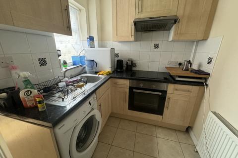 2 bedroom house to rent, 2 Amo Mews, Worthing, BN11 3HW