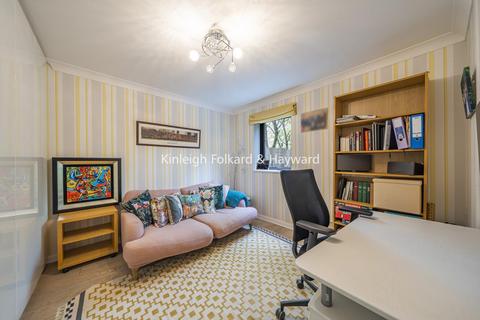 14 Plover Way, London, SE16 7TT
