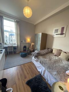 4 bedroom flat to rent, Eyre Crescent, New Town, Edinburgh, EH3