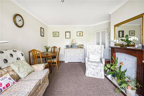 2 bedroom maisonette for sale, Catherine Drive, Sunbury-on-Thames, Surrey, TW16