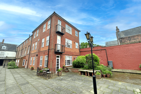 2 bedroom penthouse to rent, Old School Court, KING'S LYNN PE30