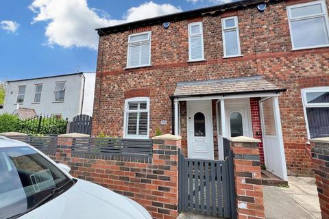 2 bedroom end of terrace house for sale, Roberts Street, Eccles, M30