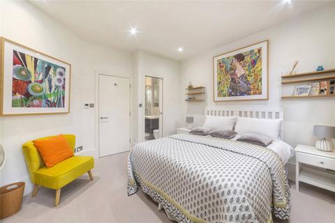 2 bedroom duplex to rent, Shorts Gardens, London, WC2H