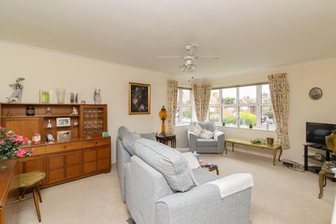 2 bedroom flat for sale, Cornwall Gardens, Cliftonville, CT9
