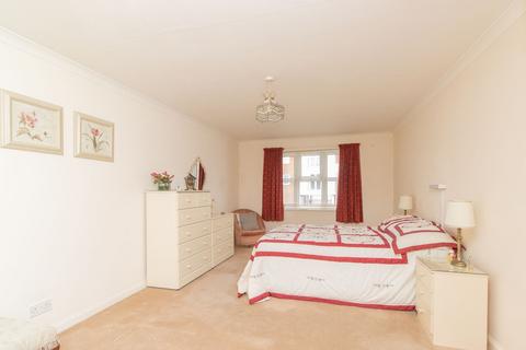 2 bedroom flat for sale, Cornwall Gardens, Cliftonville, CT9