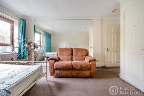 Studio for sale, Royal Court, Kings Road, Reading