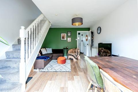 253 Bakers Ground, Stoke Gifford, Bristol, BS34 8GE