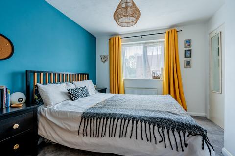 253 Bakers Ground, Stoke Gifford, Bristol, BS34 8GE