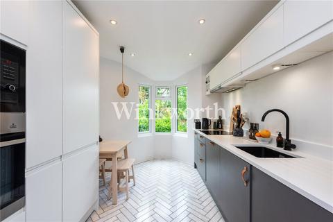 51 Caversham Avenue, London, N13 4LL