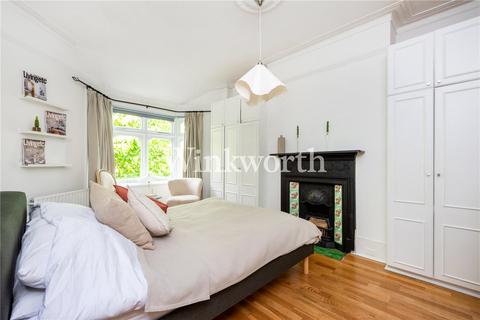 51 Caversham Avenue, London, N13 4LL