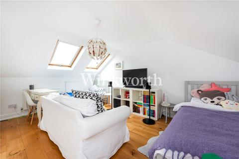 51 Caversham Avenue, London, N13 4LL