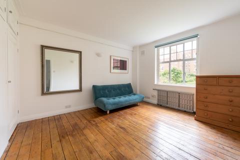 Studio to rent, Belsize Grove, London, NW3