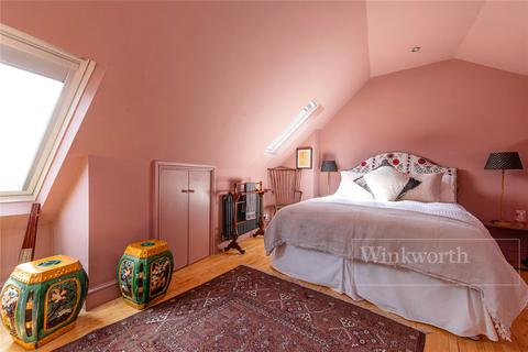 4 Trenmar Gardens, London, NW10 6BG