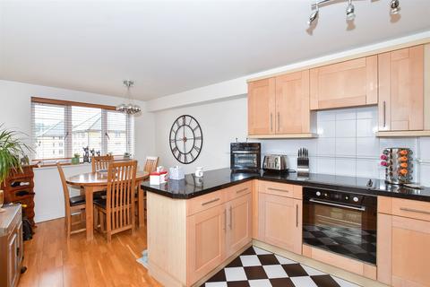 2 bedroom apartment for sale, St. Peter Street, Maidstone, Kent