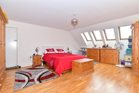 2 bedroom apartment for sale, St. Peter Street, Maidstone, Kent