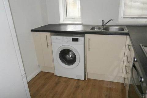 1 bedroom flat to rent, GARDEN FLAT GILLINGHAM