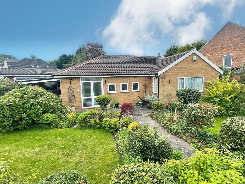 Daylesford Crescent, Cheadle, SK8 1LH 2 bed detached bungalow for sale