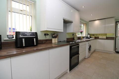 4 bedroom detached house for sale, Chantry Road, Kempston, Bedford, MK42